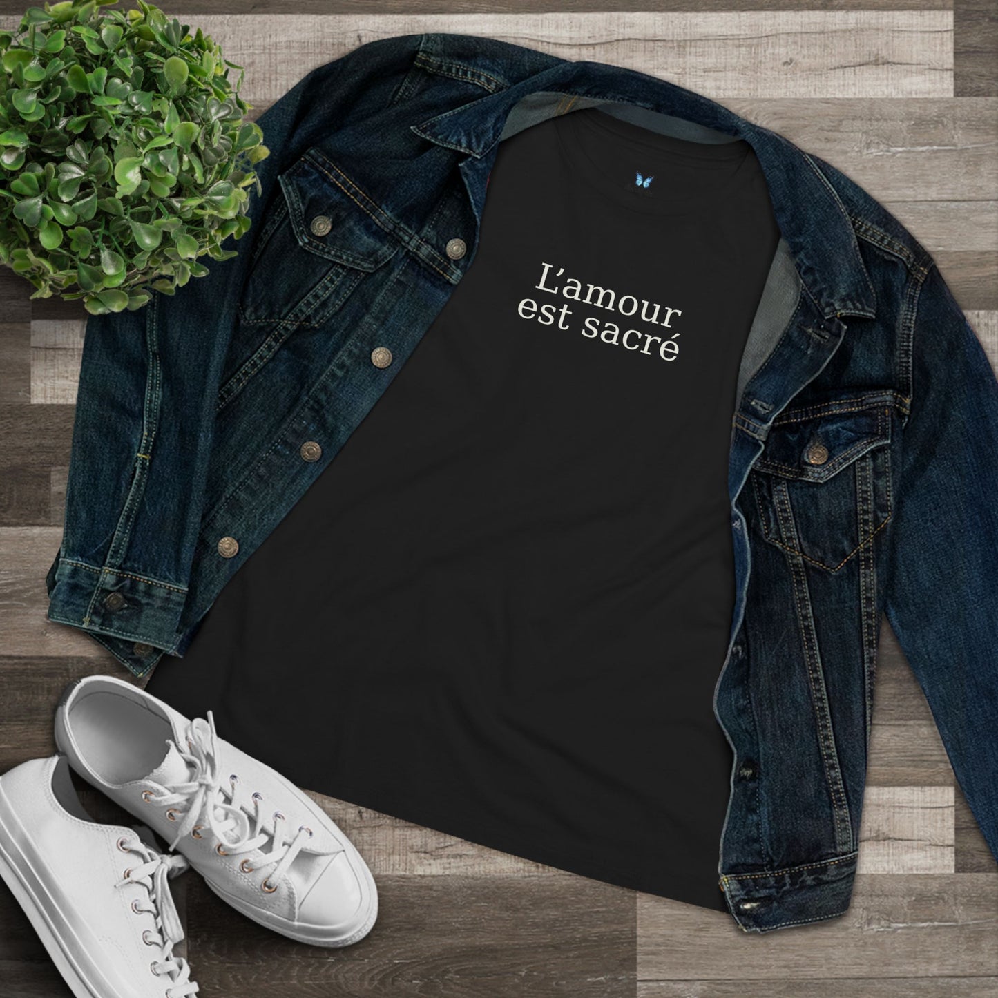 "L'amour est sacré" - Women's Cotton Tee